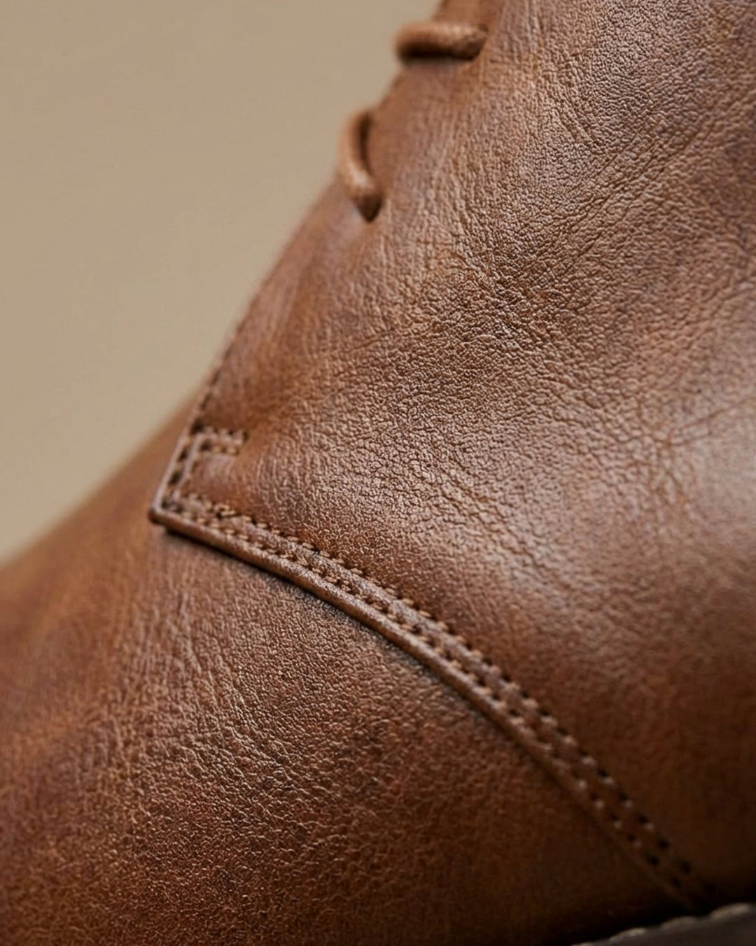 Men's Full-Grain Leather Lace-Up Chukka Boots