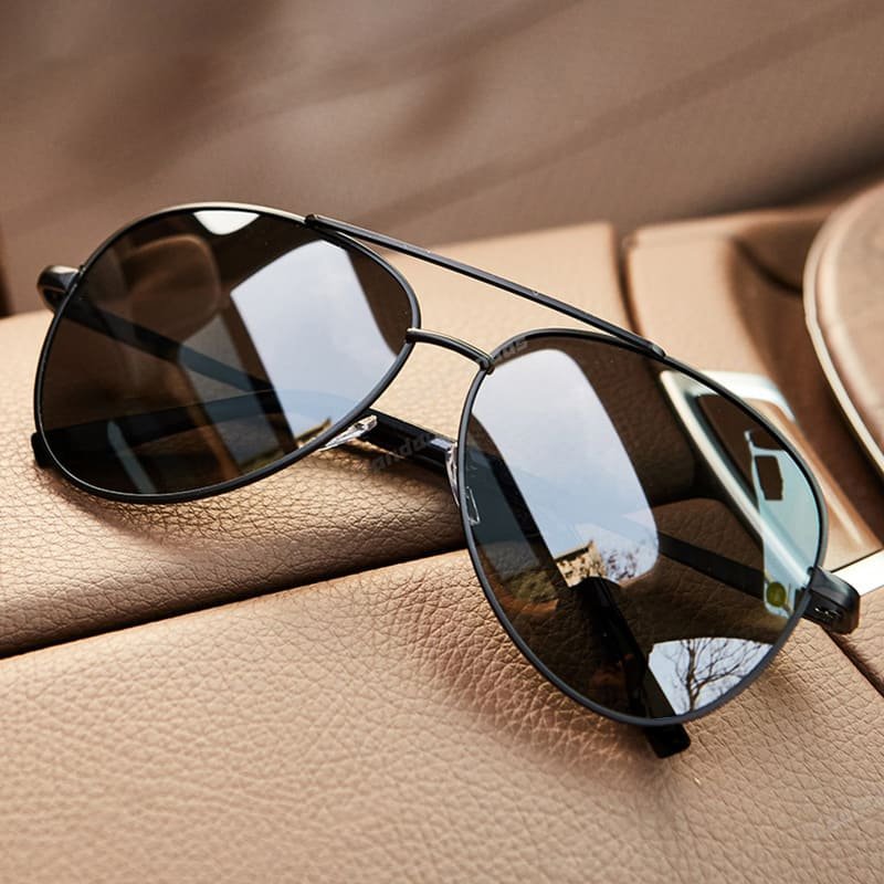 Sunglasses Aviator Gold Frame Yellow Gradient Lenses UV400 - Black