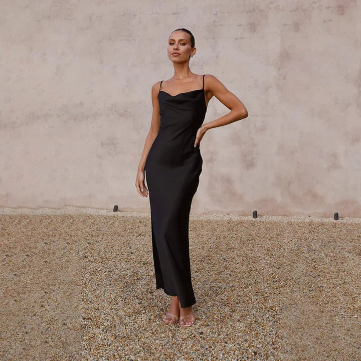 Women's Backless Satin Maxi Dress with High Slit - Schwarz