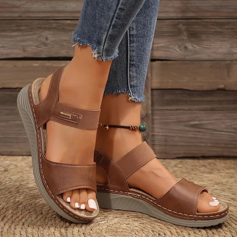 Women's Comfort Sandals Adjustable Straps Cushioned Footbed - Brown