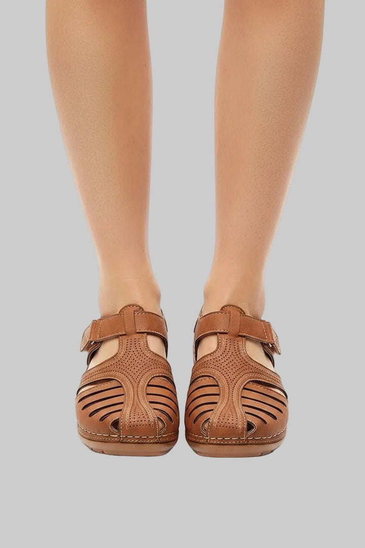 Women's Cushioned Closed-Toe Velcro Walking Sandals - Brown
