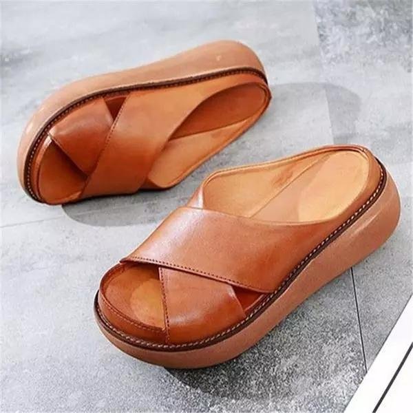 Women's Cushioned Cross-Strap Flat Sandals - Brown