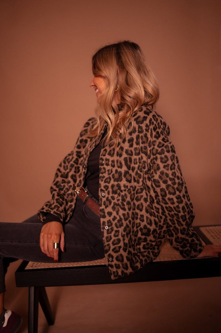 Women's Oversized Leopard Print Snap-Button Quilted Jacket