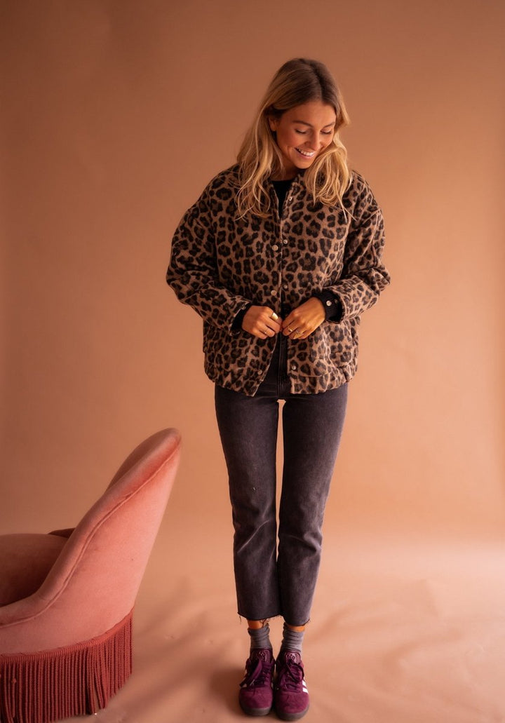 Women's Oversized Leopard Print Snap-Button Quilted Jacket