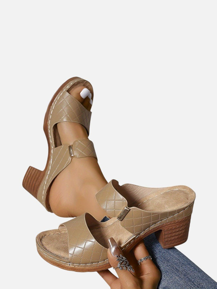 Women's Quilted Faux Leather Block Heel Open Toe Mule Sandals - Apricot