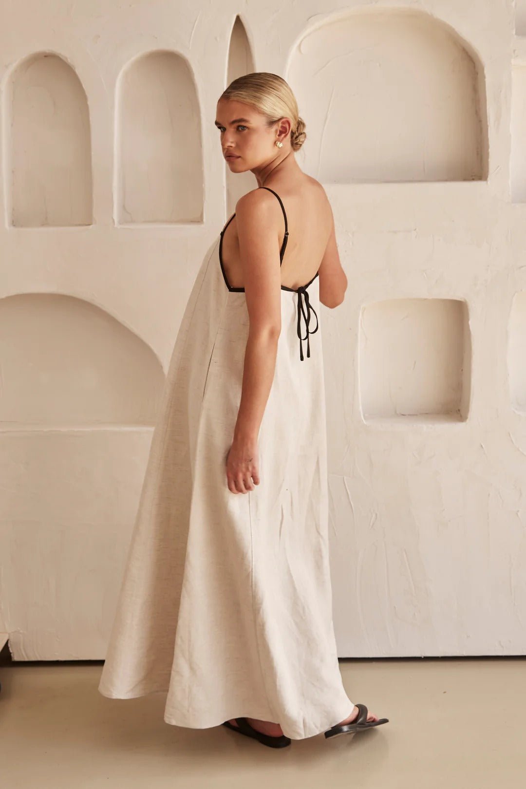 Women's Relaxed-Fit Linen Maxi Dress with Adjustable Straps