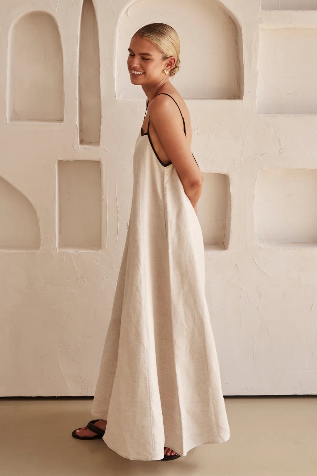 Women's Relaxed-Fit Linen Maxi Dress with Adjustable Straps