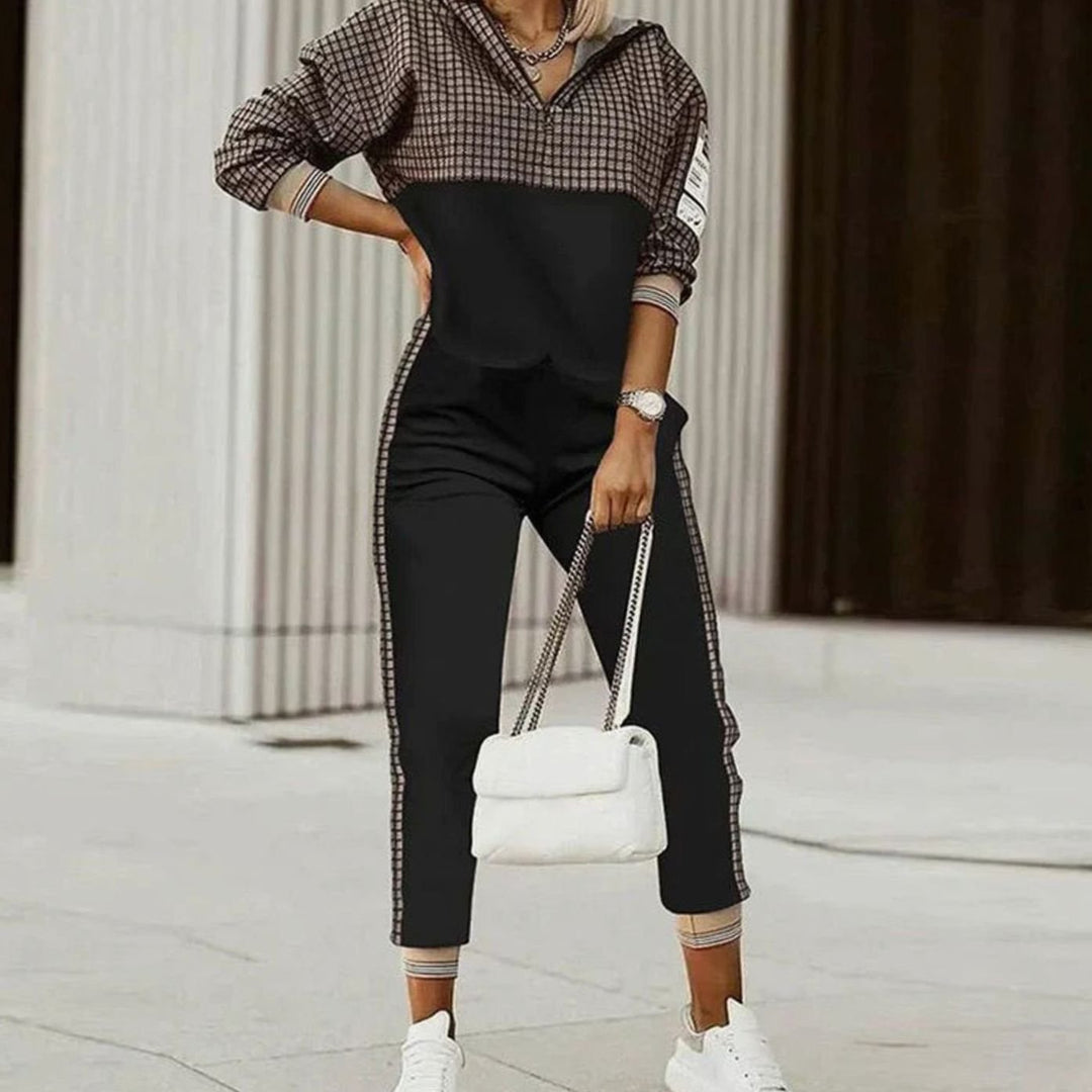 Women's Relaxed Fit Quarter-Zip Printed Tracksuit Set - Black