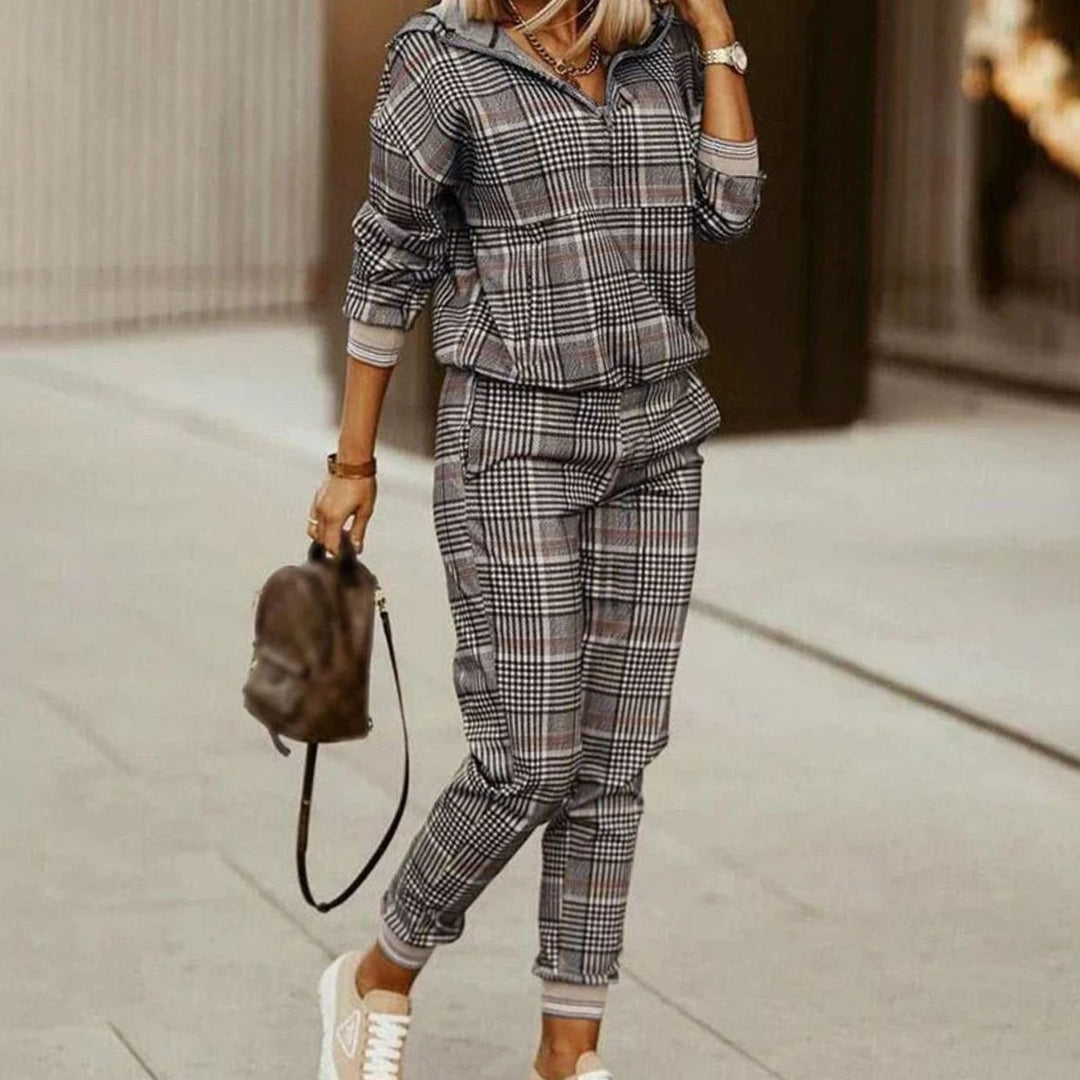 Women's Relaxed Fit Quarter-Zip Printed Tracksuit Set - Dark Grey