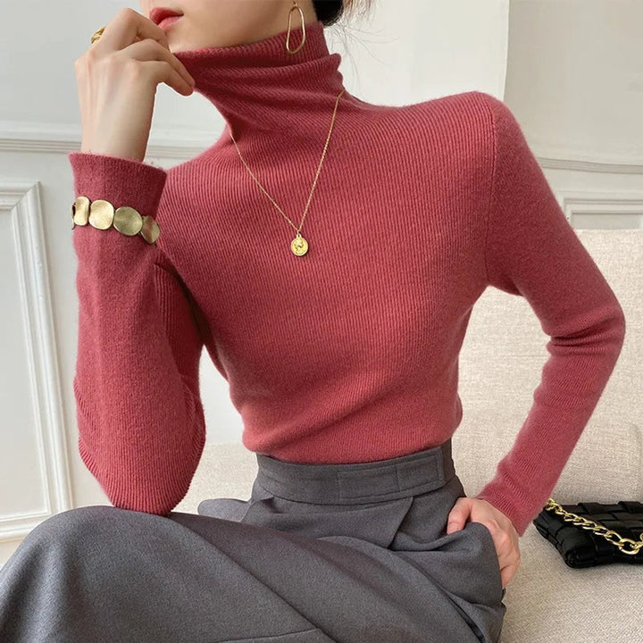 Women's Slim-Fit Cashmere Turtleneck Jumper - Rosewood Blush
