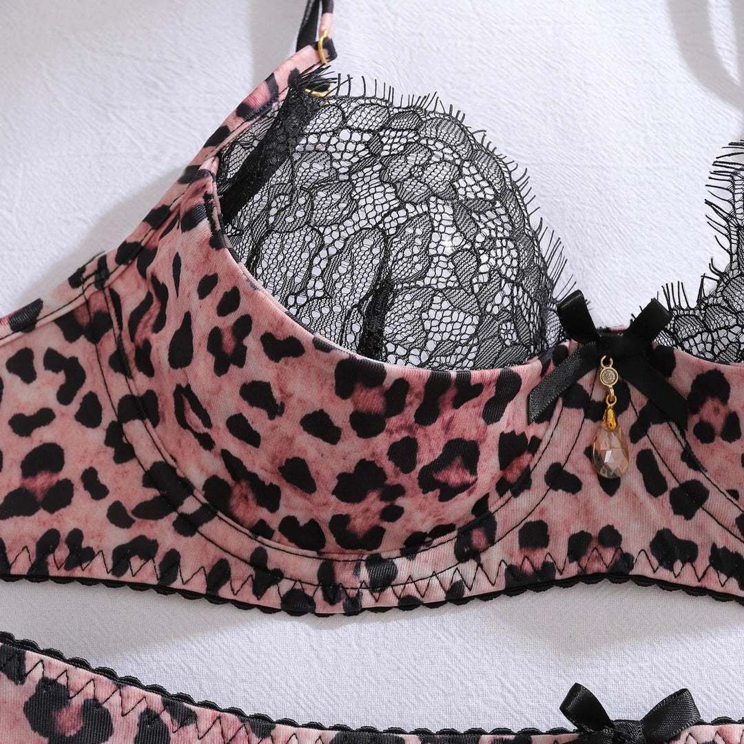 Women's Underwired Leopard Print Black Lace Lingerie Set