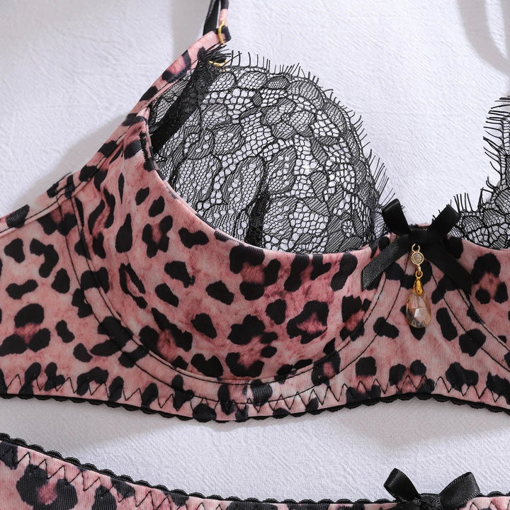 Women's Underwired Leopard Print Black Lace Lingerie Set